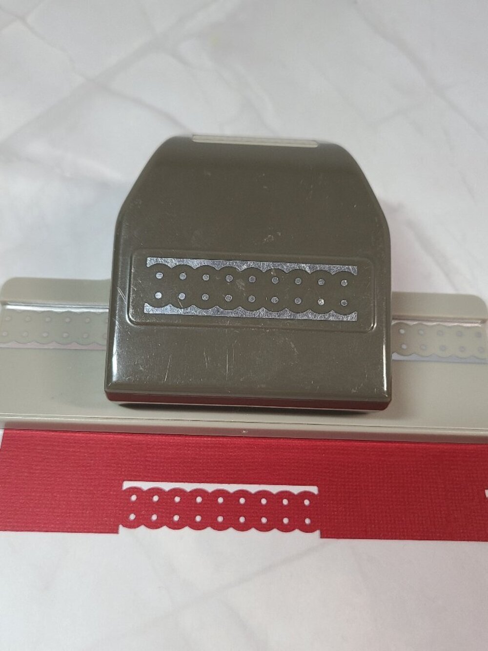 Stampin' Up! Dotted Scallop Ribbon Border Punch